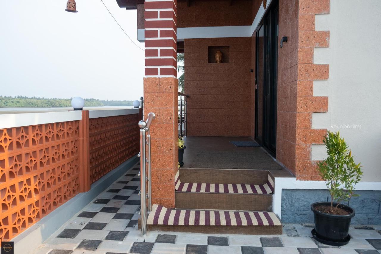 Reunion Ocean Tides Hotell Udupi Eksteriør bilde