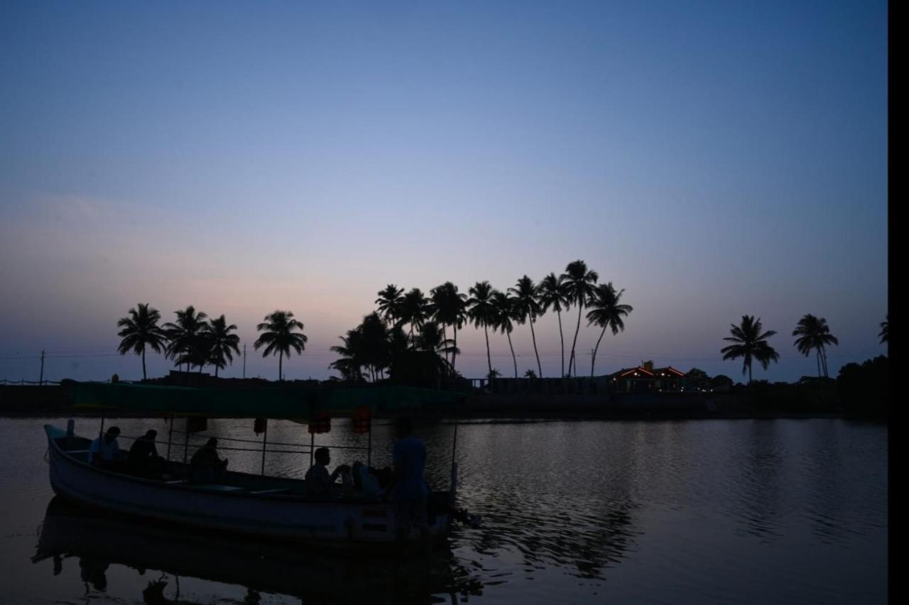 Reunion Ocean Tides Hotell Udupi Eksteriør bilde